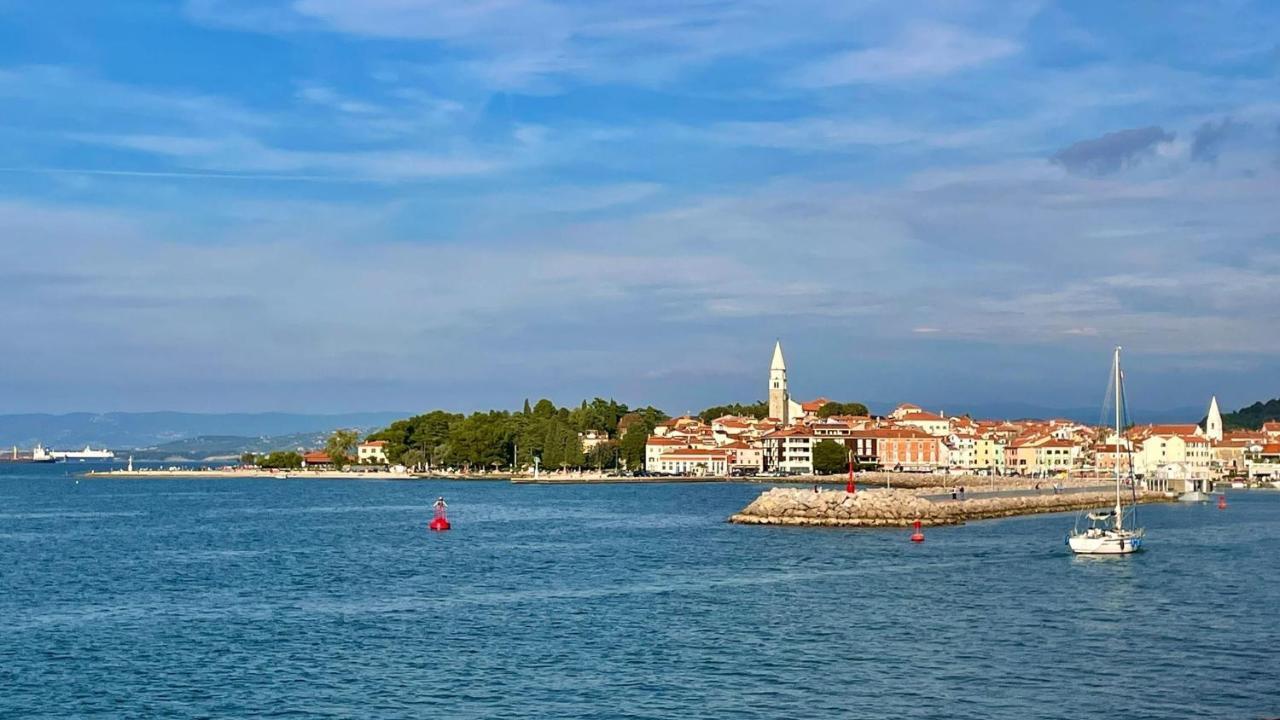 Apartmaji Pri Bosi Nogi Izola Bagian luar foto