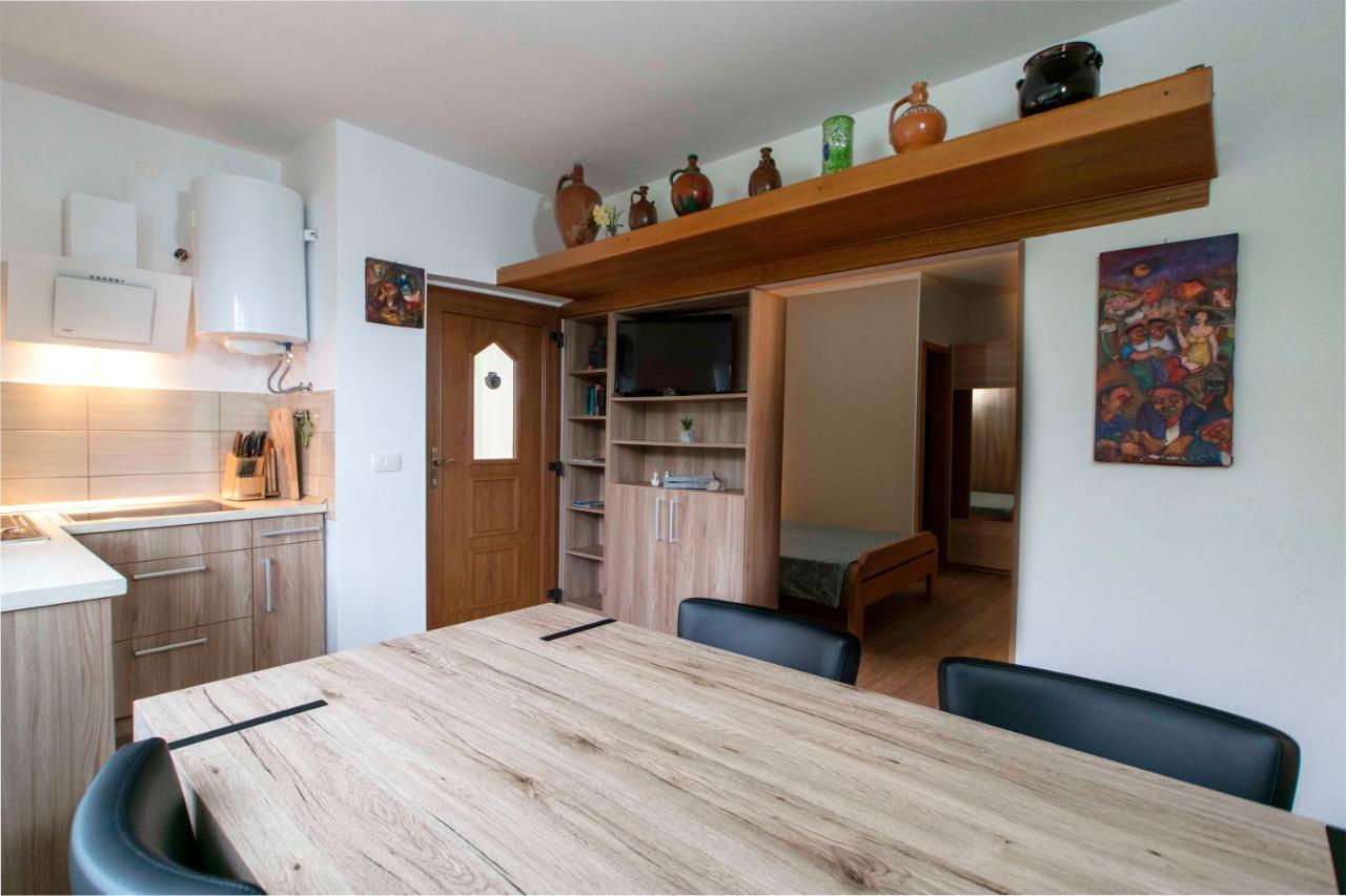 Apartmaji Pri Bosi Nogi Izola Bagian luar foto